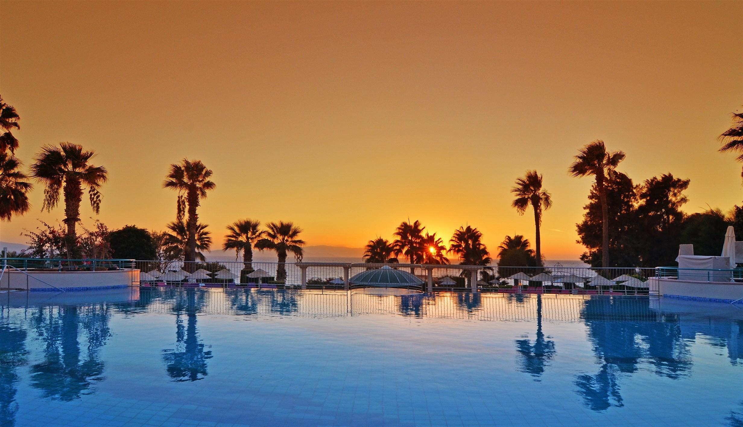 Hotel The Grand Blue Sky International Kusadası Esterno foto