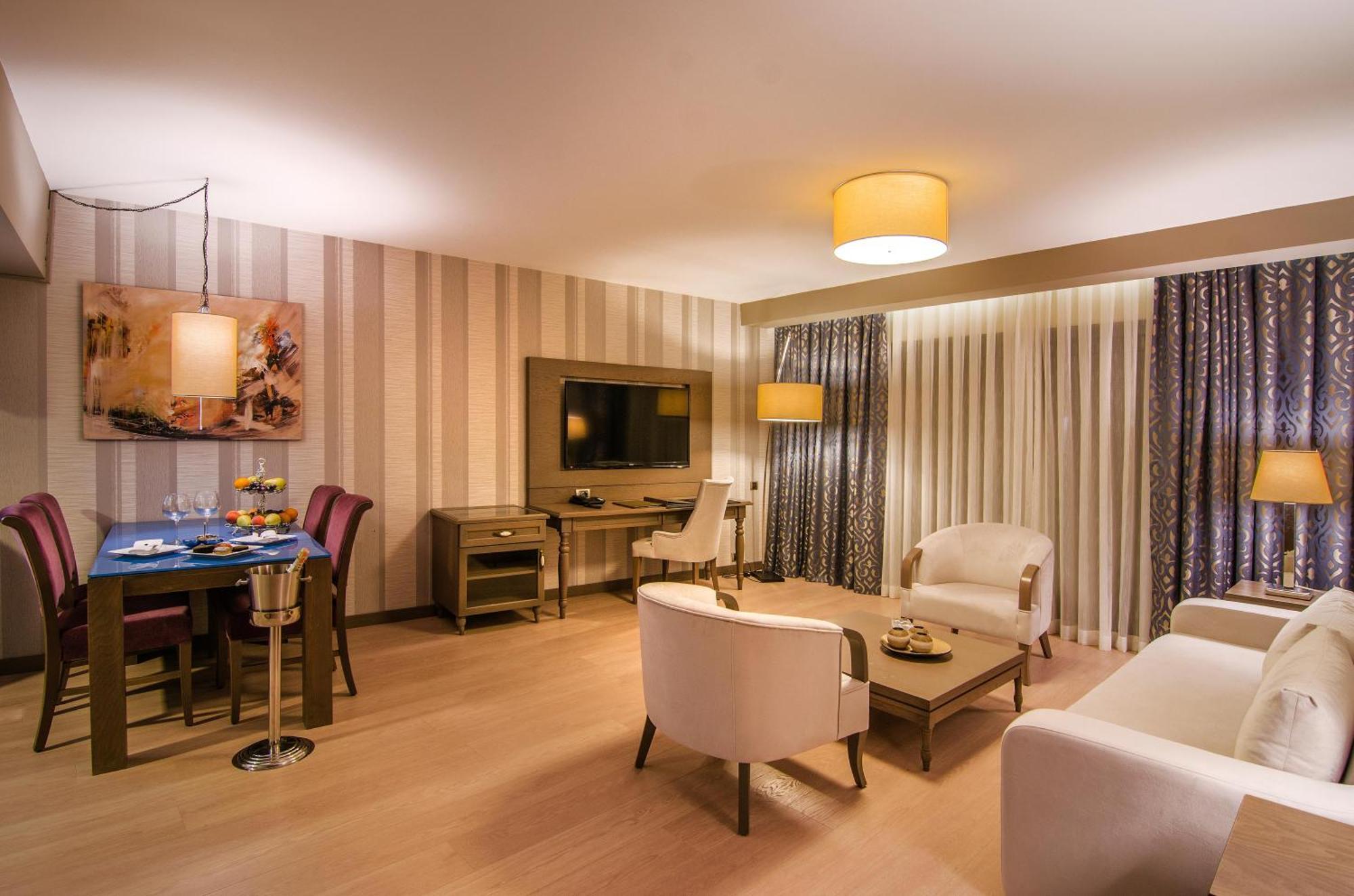 Hotel The Grand Blue Sky International Kusadası Esterno foto