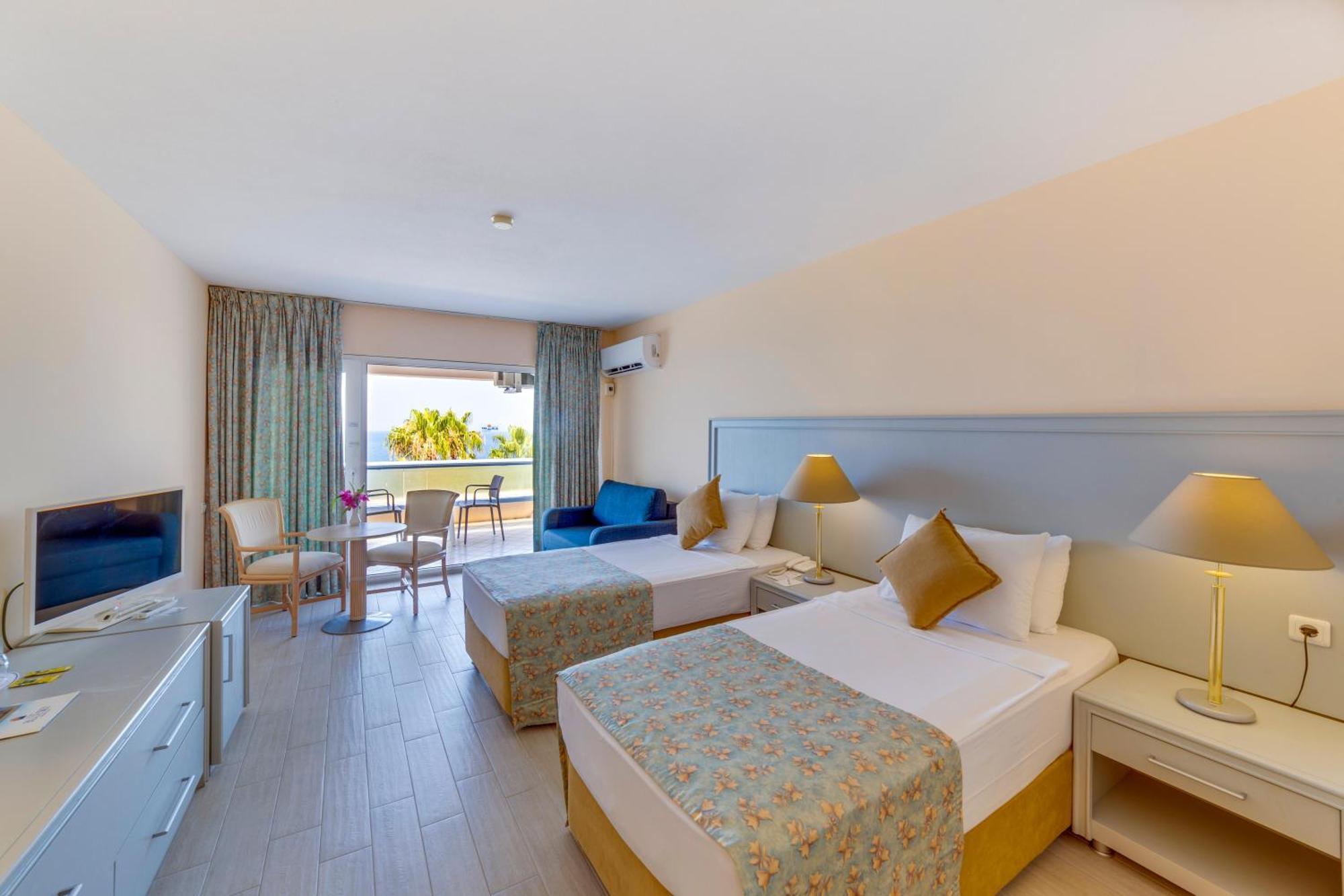 Hotel The Grand Blue Sky International Kusadası Esterno foto