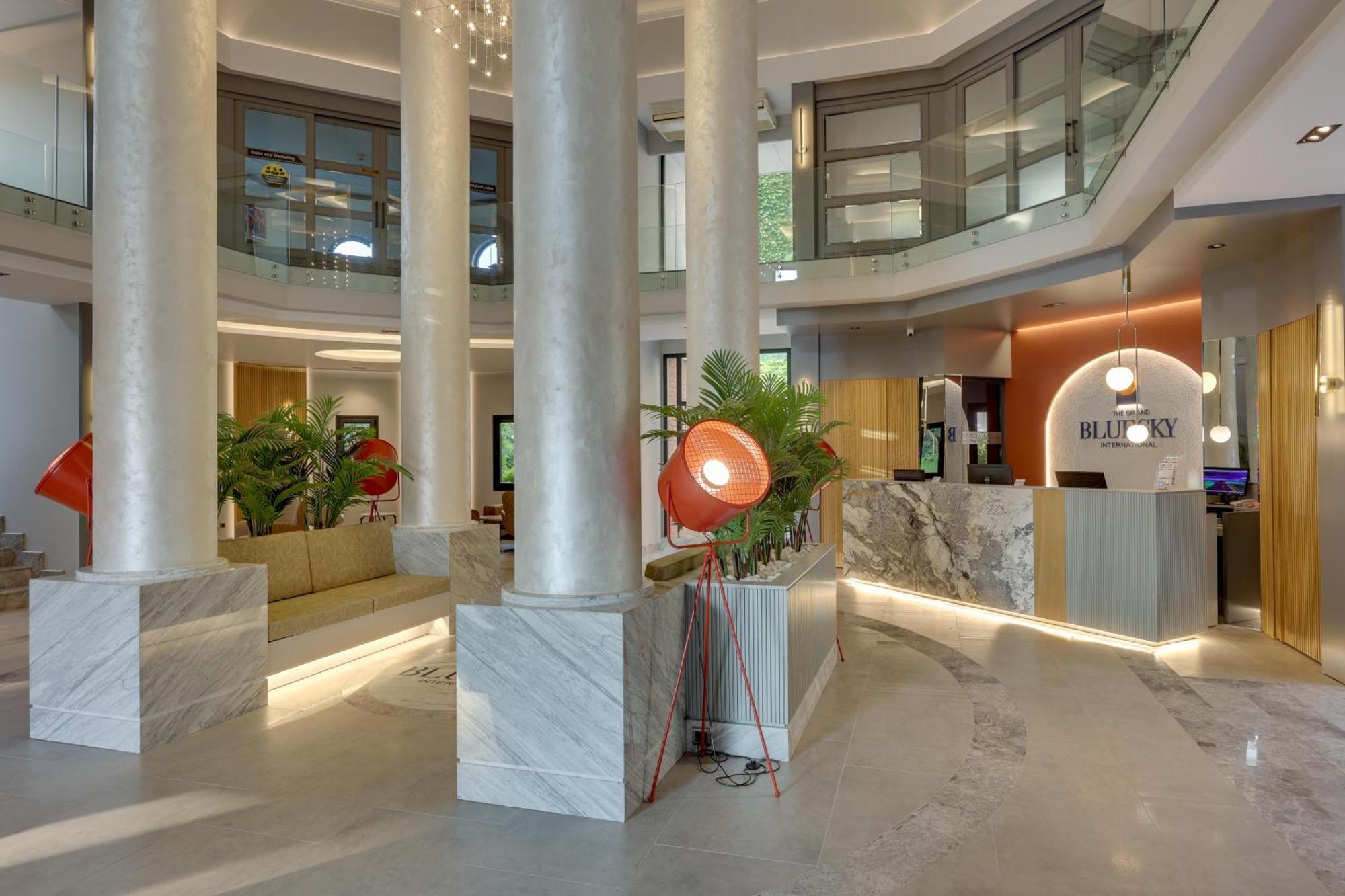 Hotel The Grand Blue Sky International Kusadası Esterno foto